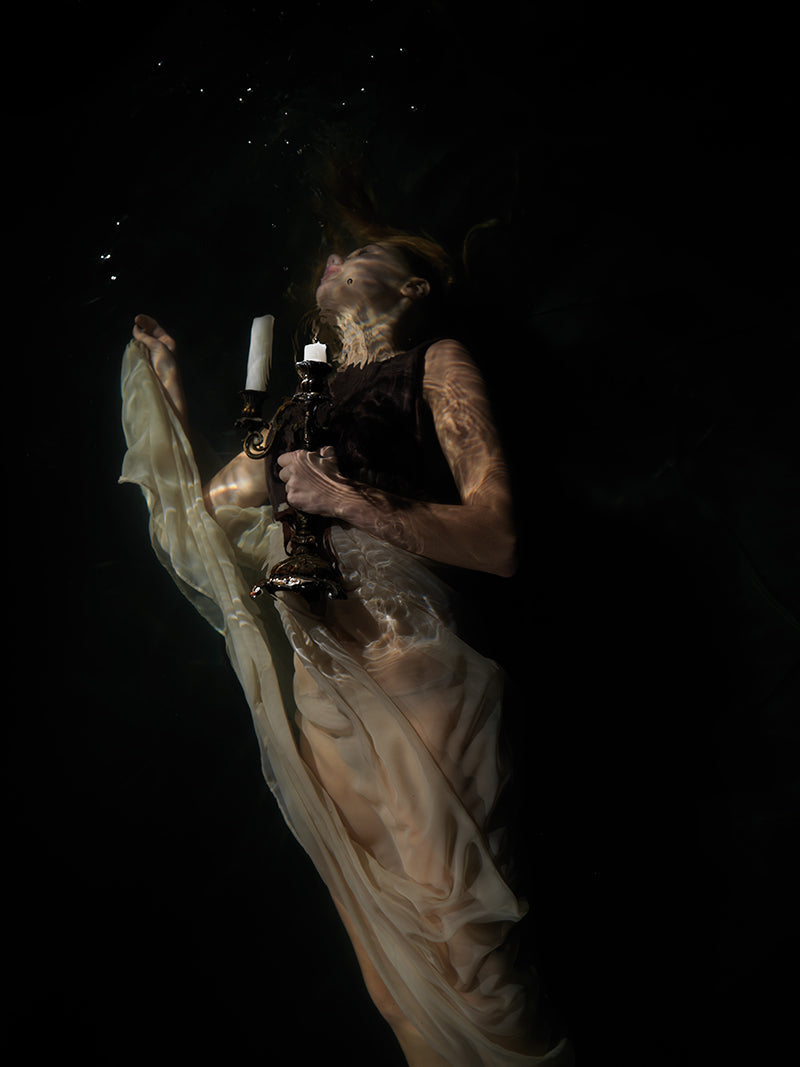 Chiaroscuro Below: Caravaggio-Inspired Underwater Imagery