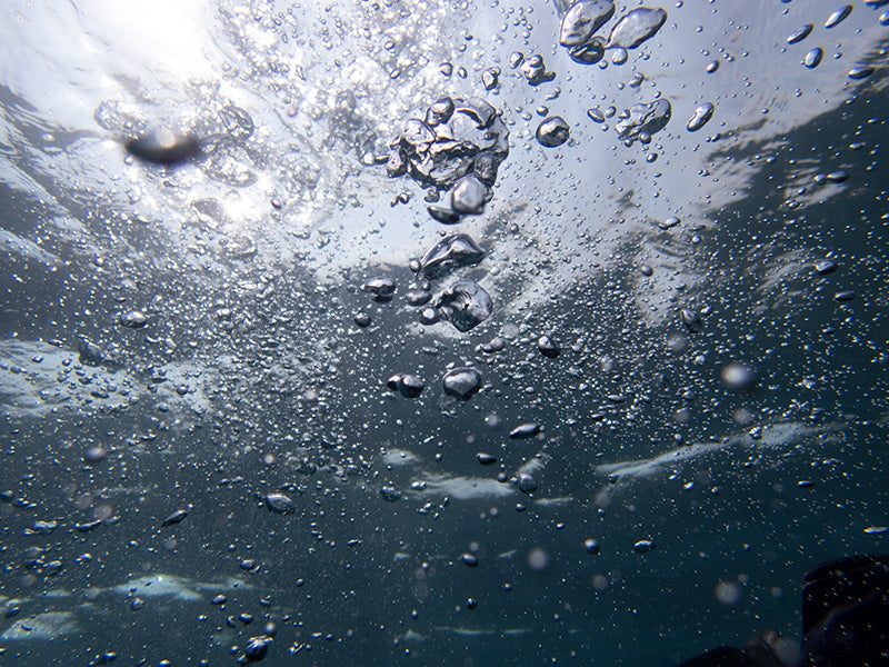 Submerged Air: Artistic Bubble Photography