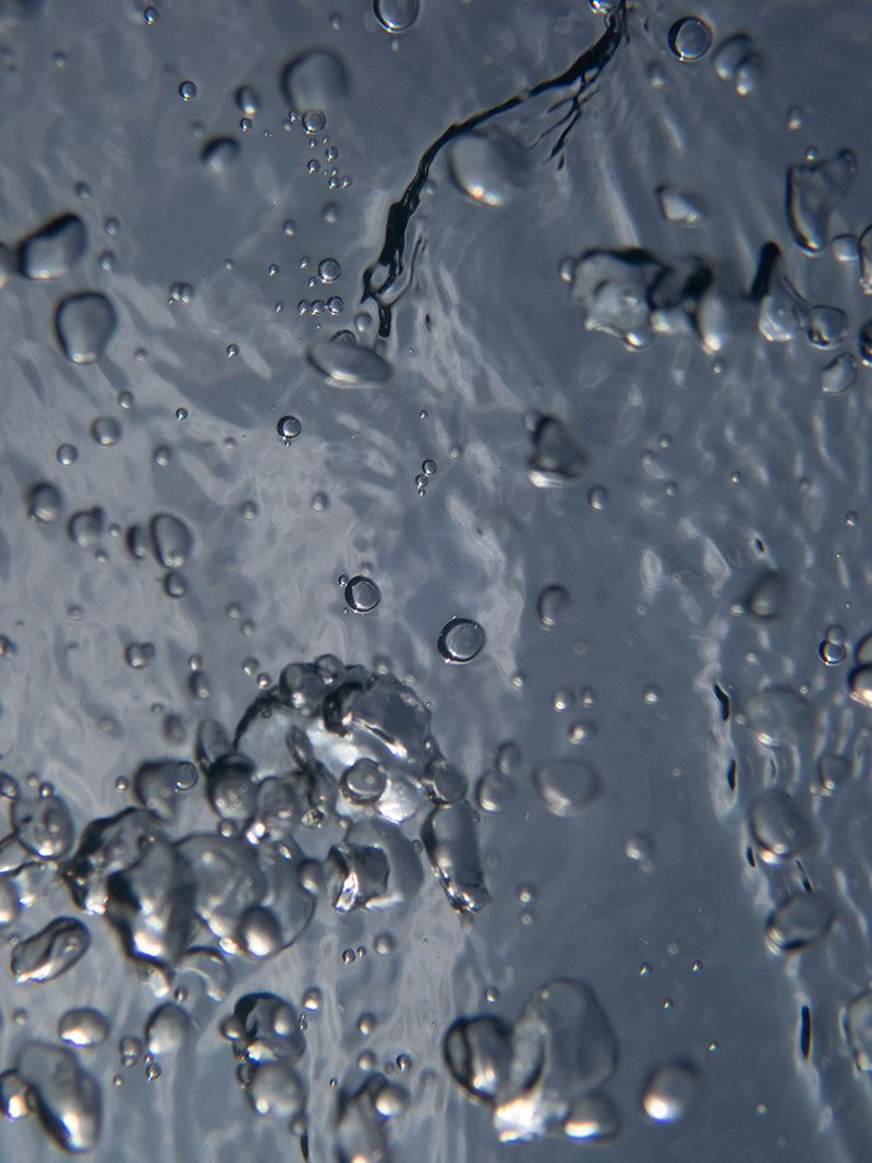 Aquatic Elegance: Photos of Bubbles Rising