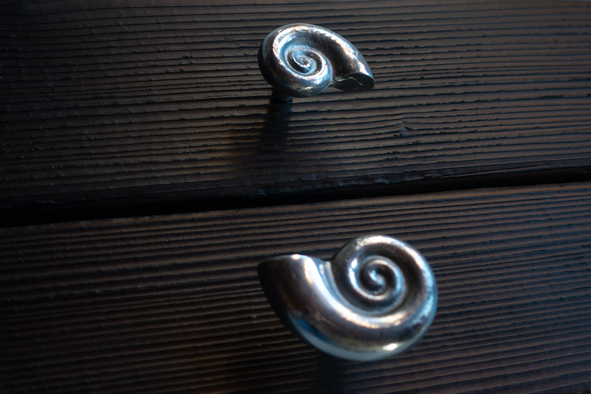 Recycled aluminium seashell drawer handle