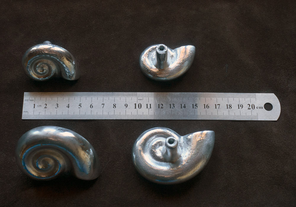 Ocean-inspired hardware in sustainable packaging
