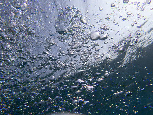 Photography of Bubbles Underwater: Ethereal Beauty