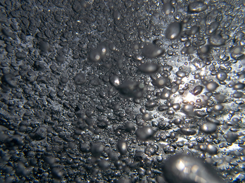 Liquid Lens: Artistic Photos of Submerged Bubbles For License