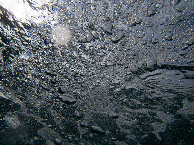 Abstract Underwater Bubble Photography: Fluid Beauty Captured without post production