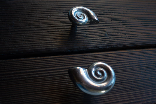 Recycled aluminium seashell drawer handle